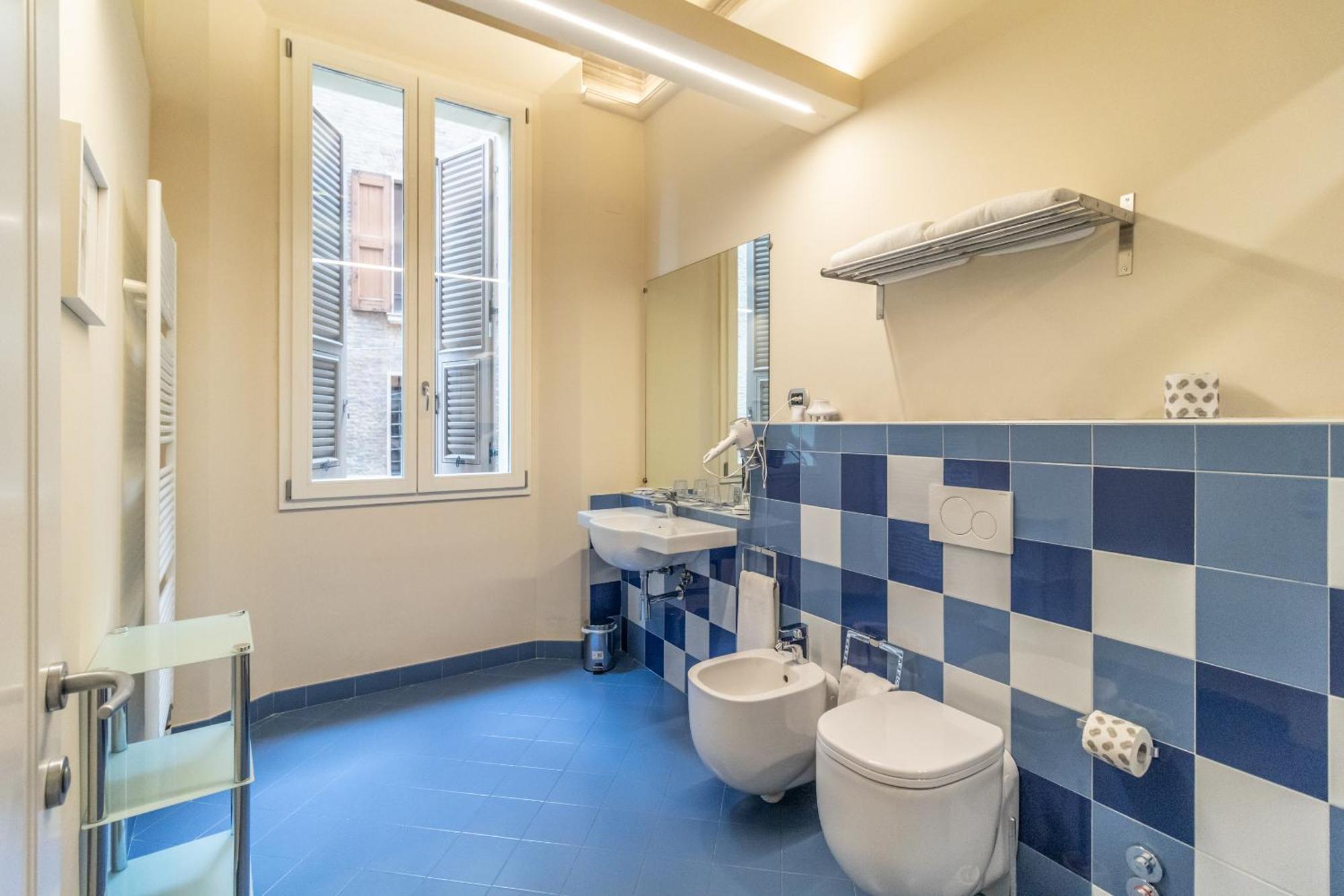 Casa Isolani Luxury Rooms Piazza Maggiore 1 ボローニャ エクステリア 写真