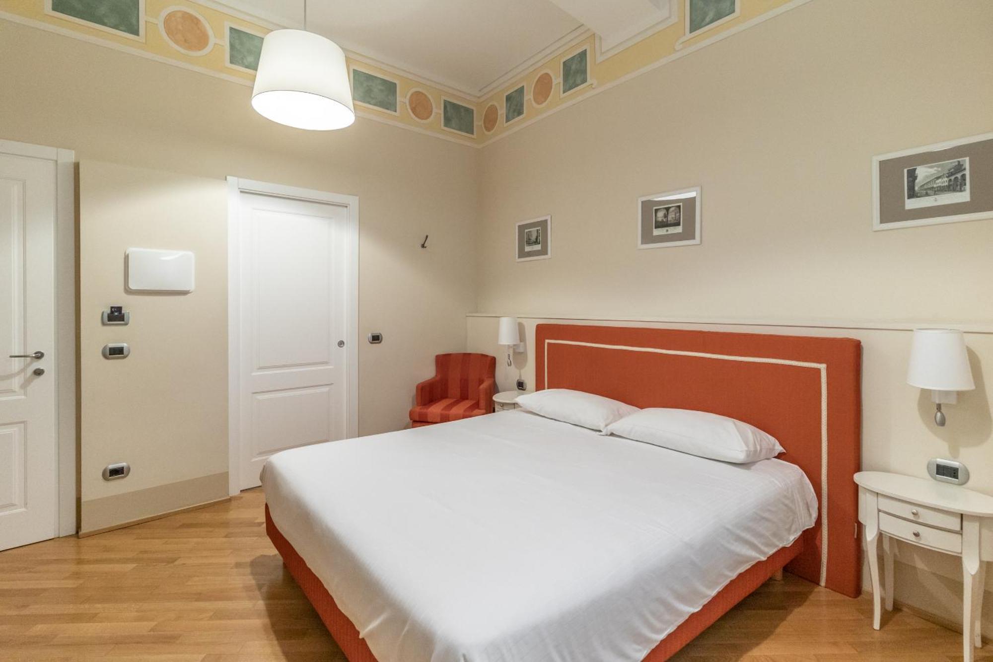 Casa Isolani Luxury Rooms Piazza Maggiore 1 ボローニャ エクステリア 写真