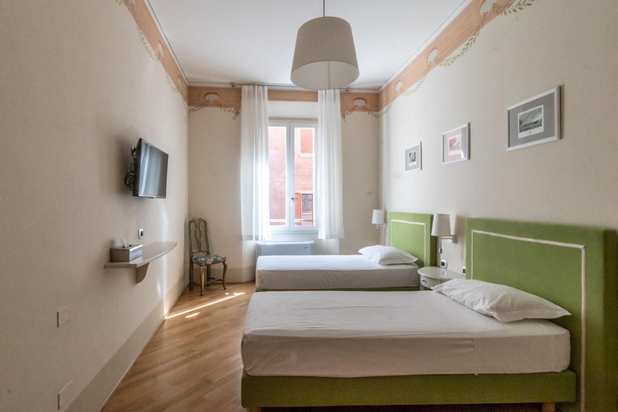 Casa Isolani Luxury Rooms Piazza Maggiore 1 ボローニャ エクステリア 写真