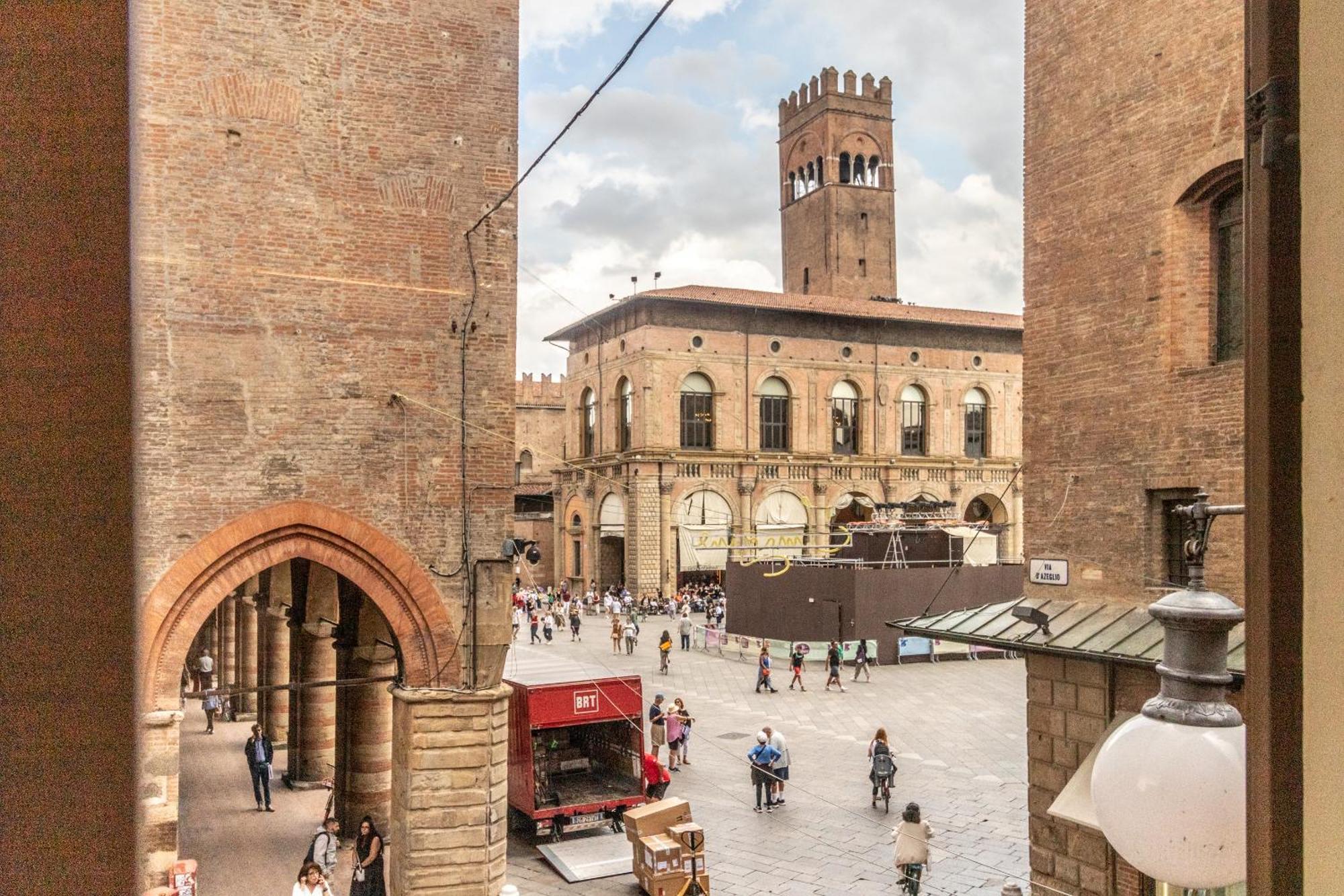 Casa Isolani Luxury Rooms Piazza Maggiore 1 ボローニャ エクステリア 写真